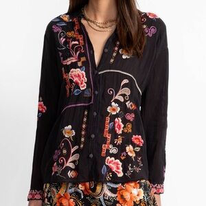 NWT Johnny was MARCIA SHIRT embroidered black top size small